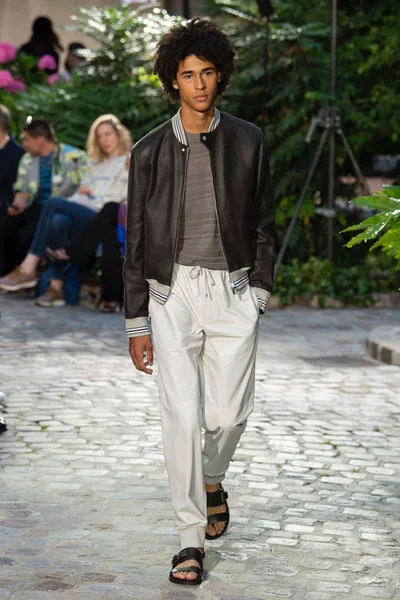 Look 13